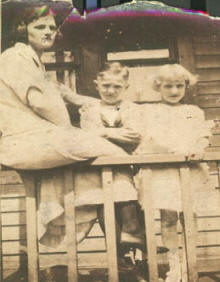 Stephania Mogilka with Children Emily & Stanley - Early 1920s